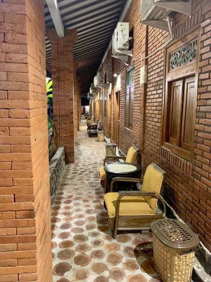 Djoglo Djatimalang Guesthouse Blitar Exterior photo